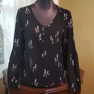Universal Threads Peasant Top